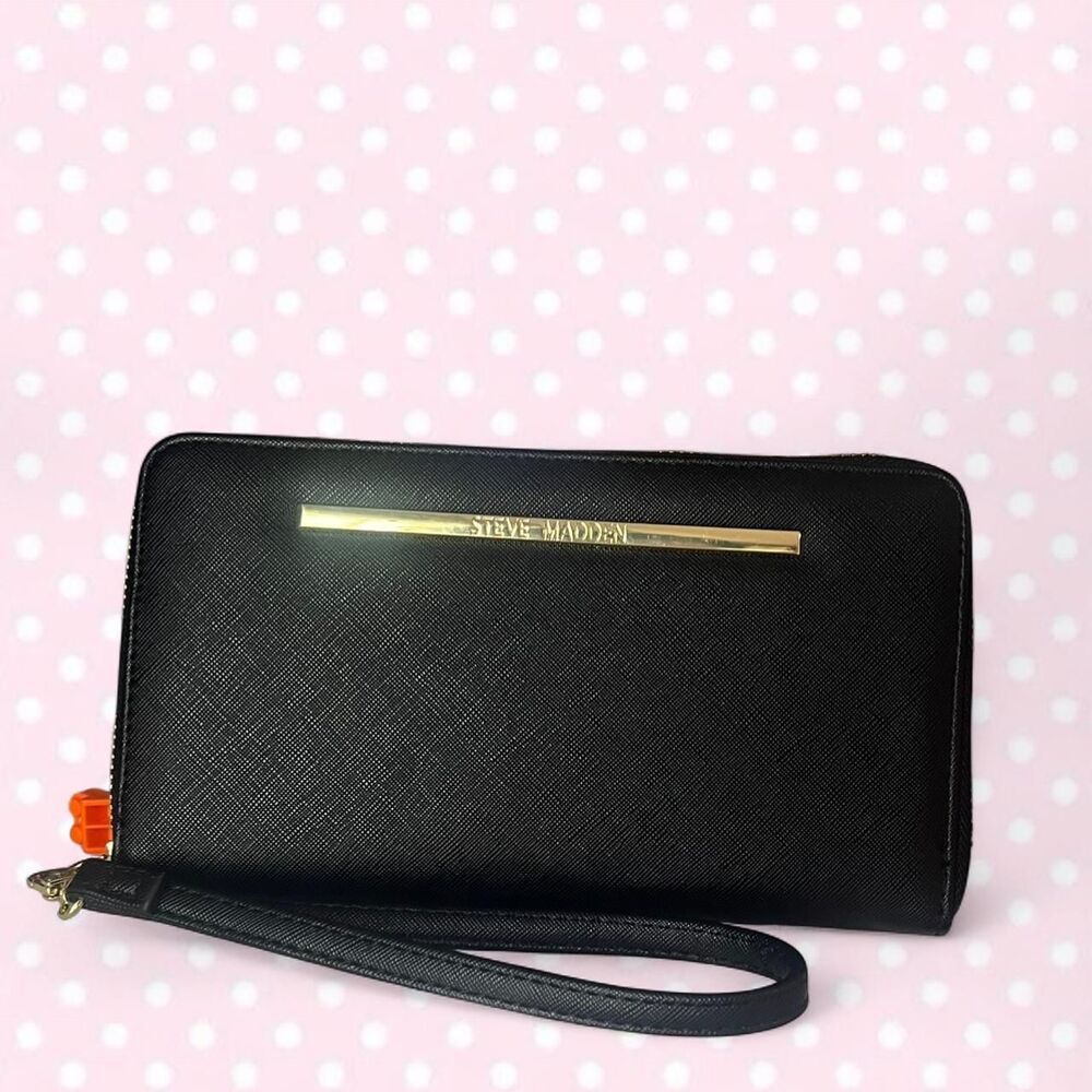 Steve Madden Women's Large Black Wallet